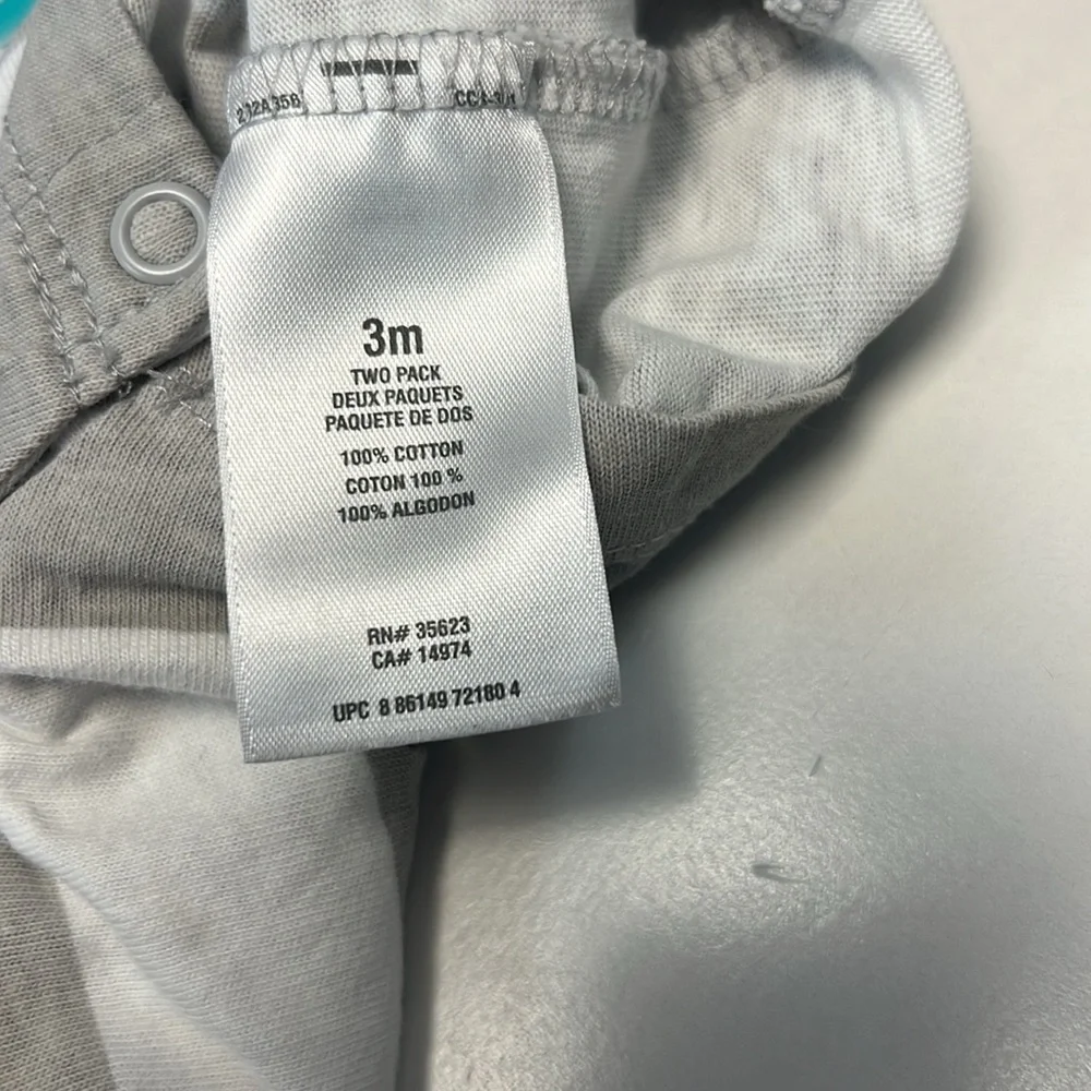 Carters romper‎